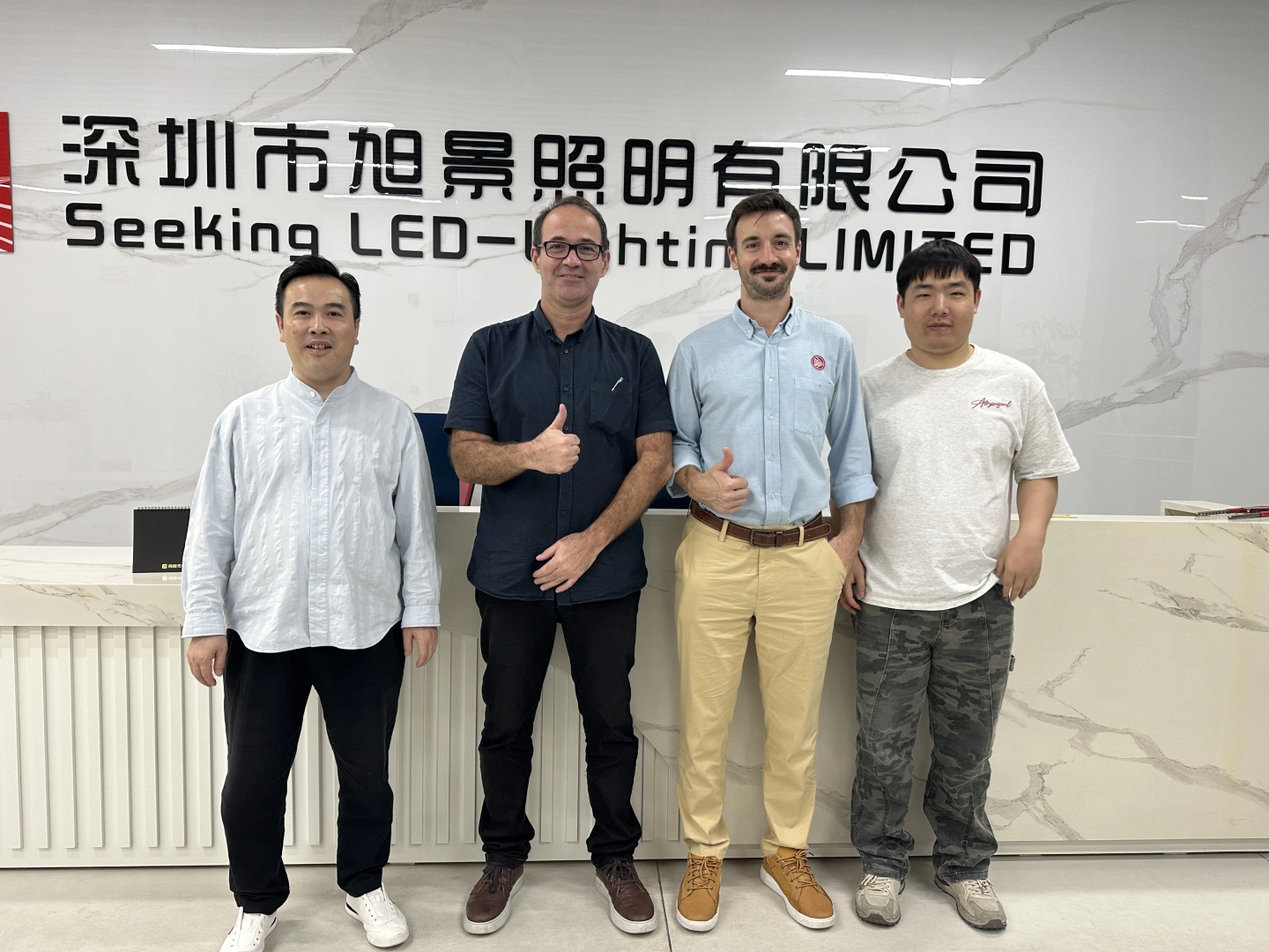 SEEKINGLED team with Argentine clients at the Shenzhen factory
